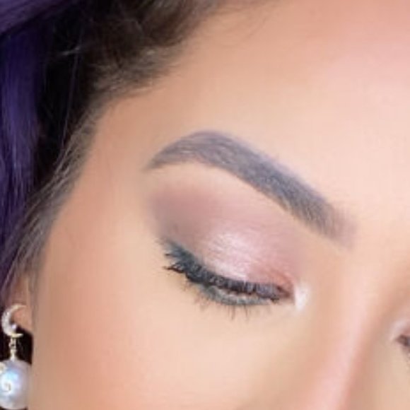 Younique Moodstruck Reverent Liquid Eye Shadow - Picture 6 of 7